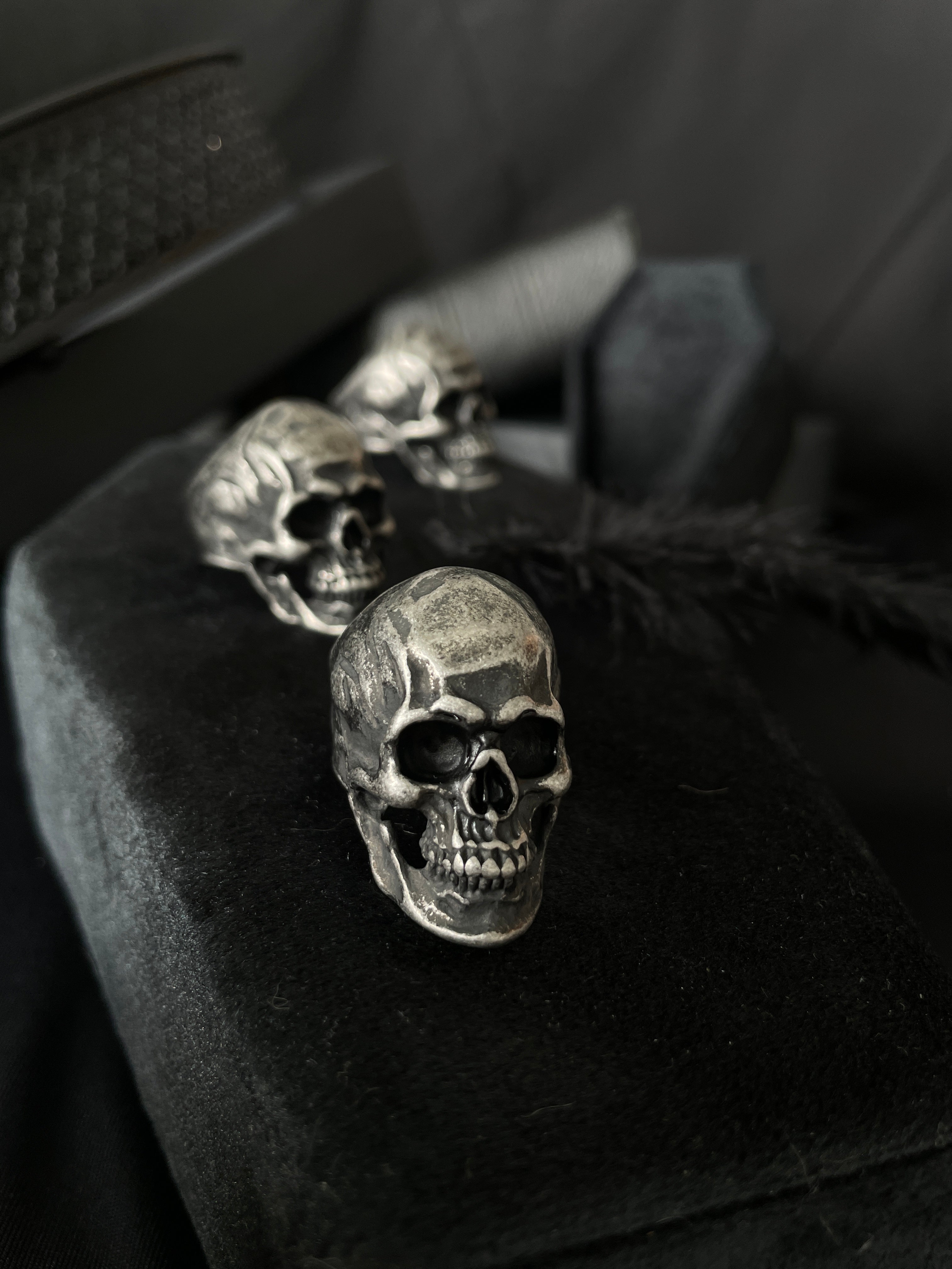 skull ring